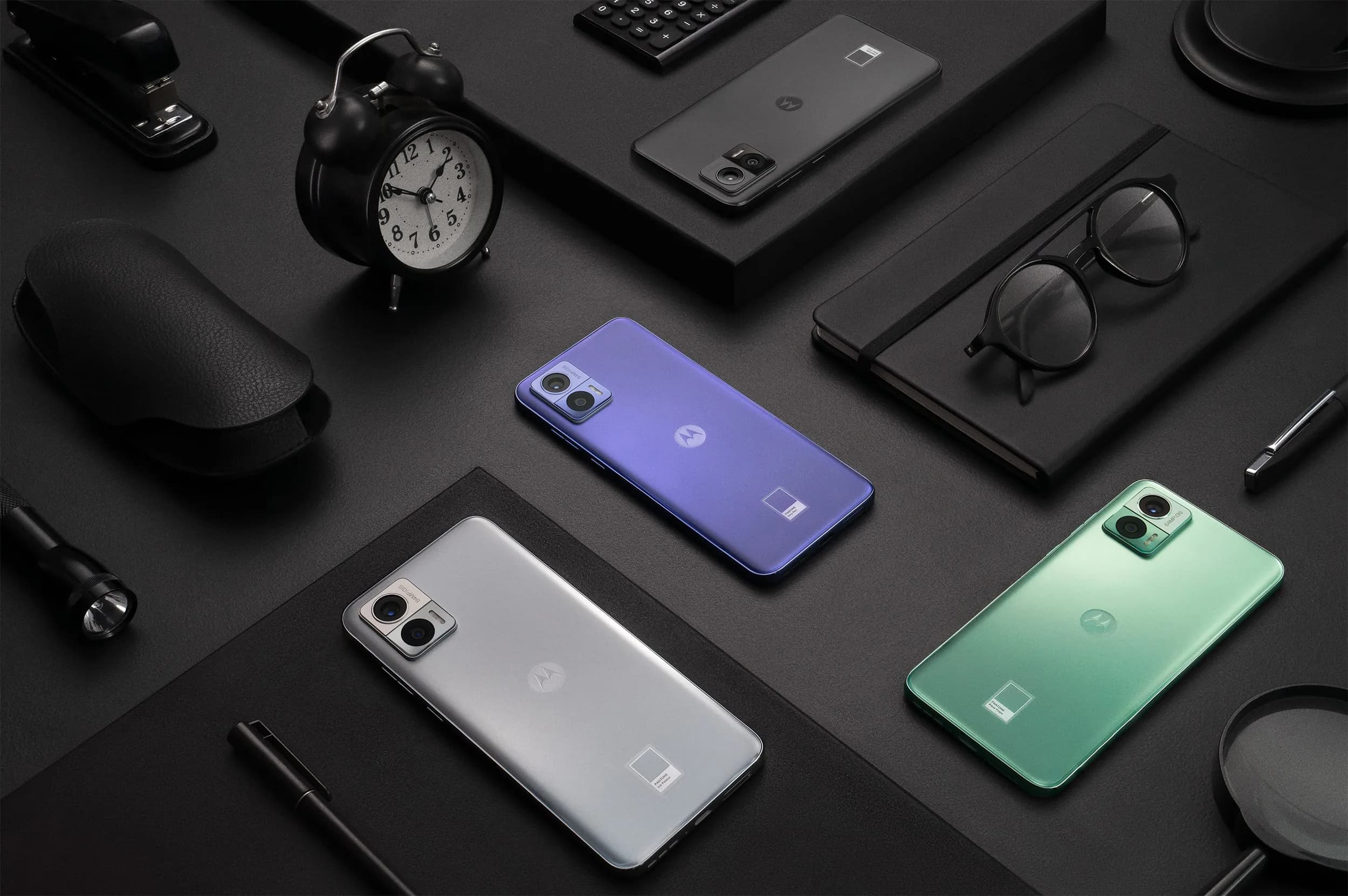 Motorola + Pantone